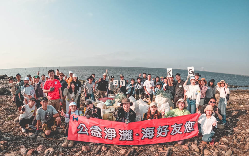 2024/03/20 Chung Ming Textiles participated in a  beach cleanup event